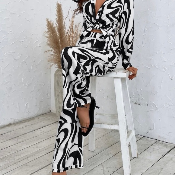 2 piece set - Picture 2 of 2